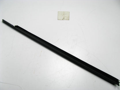 Front Right Side Door Window Belt Weatherstrip OEM VW 7P0837472B