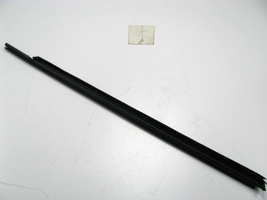 Front Right Side Door Window Belt Weatherstrip OEM VW 7P0837472B
