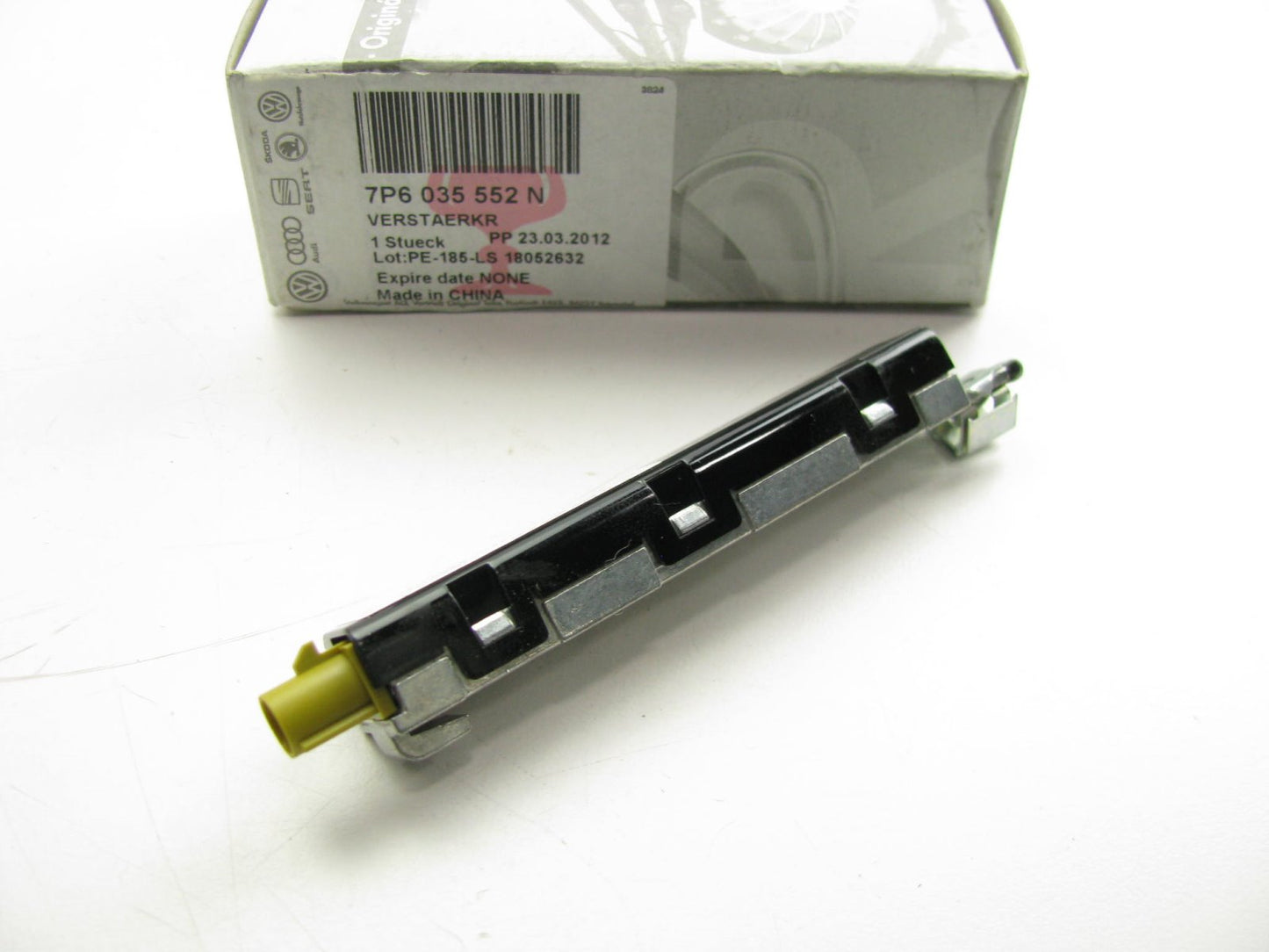 New OEM Lower Left SAT. Radio Antenna Booster Amplifier Module 11-15 VW Touareg