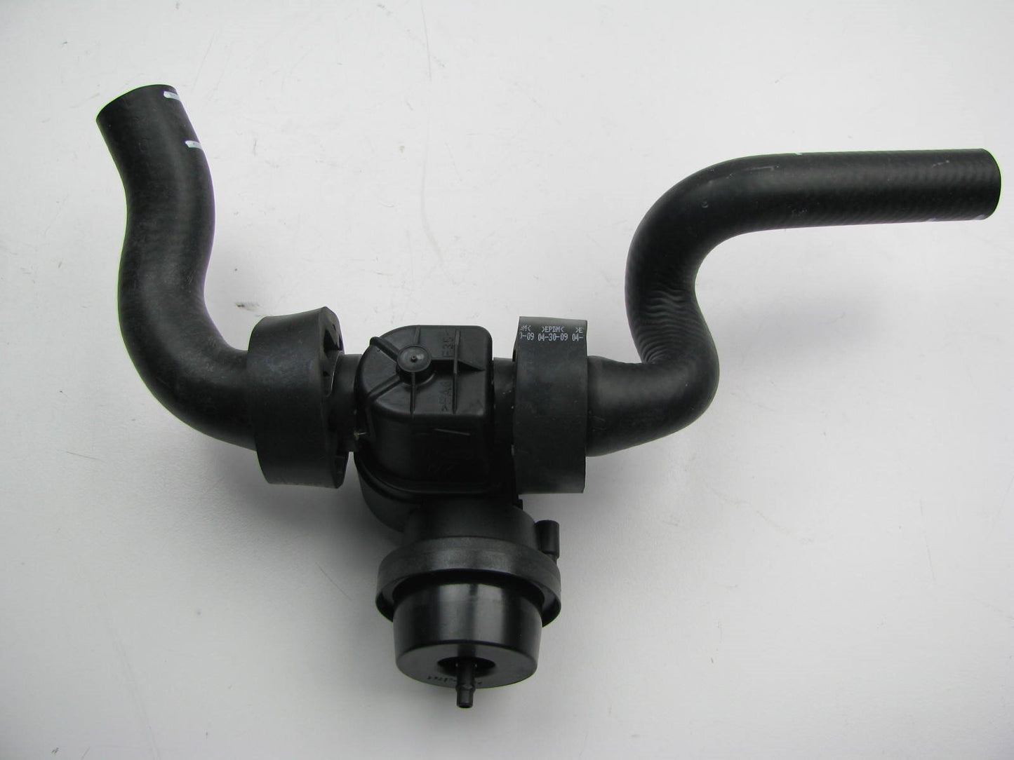 New OEM Engine Coolant Water Hose Heater Valve For 11-12 VW Touareg 3.0L DIESEL