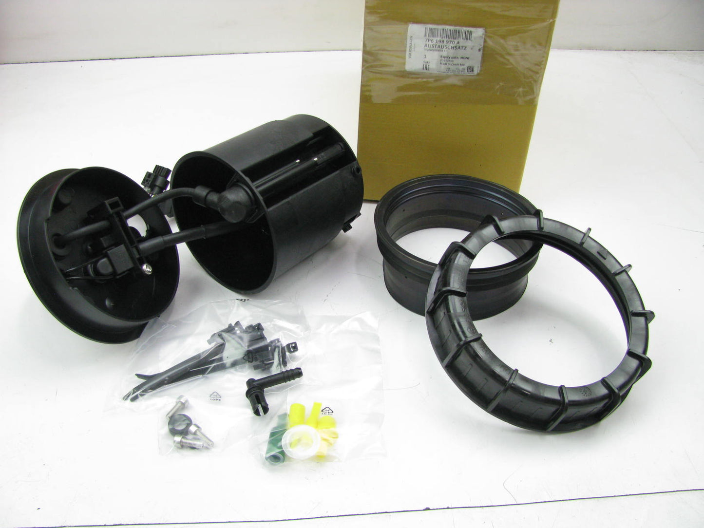 NEW - OEM VW Audi 7P6198970A  Diesel Exhaust Fluid DEF Heater