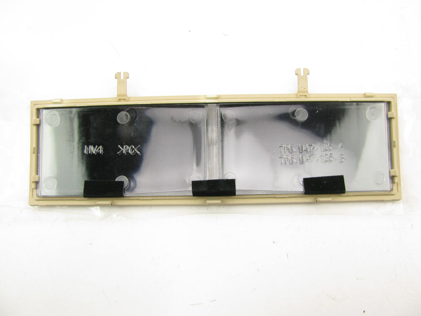 NEW - OEM Audi 7P6947125B H67 Console Map Lamp Lens For 2015-2017 Touareg
