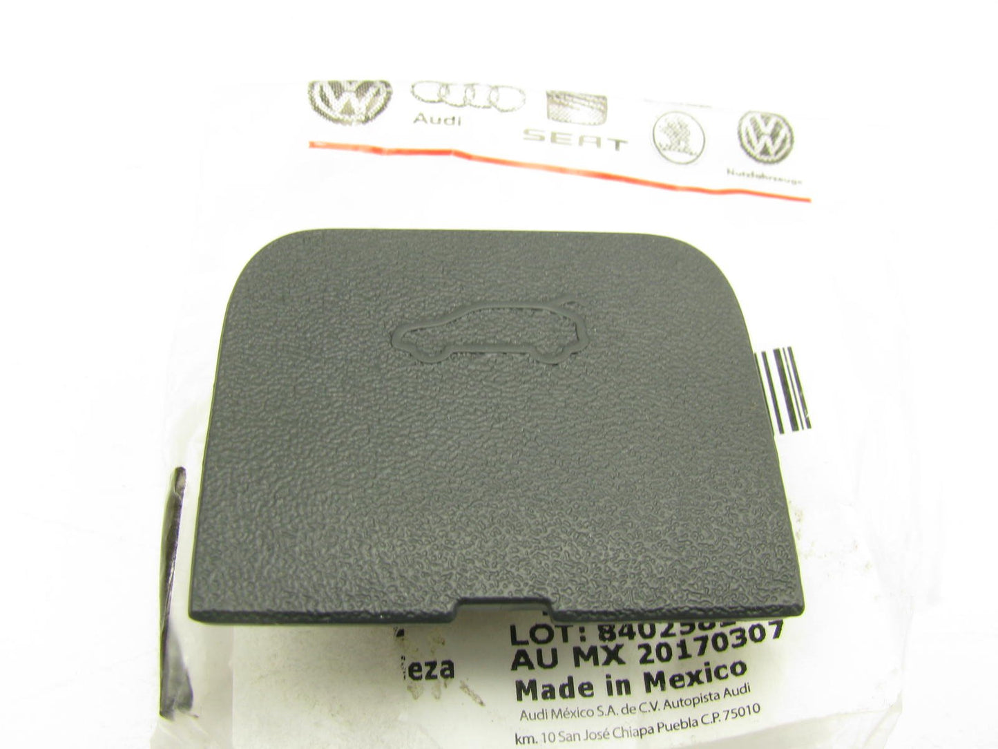 NEW - OEM VW Audi 80A867747DS2 Tailgate Lower Cover For 2018 Q5 SQ5