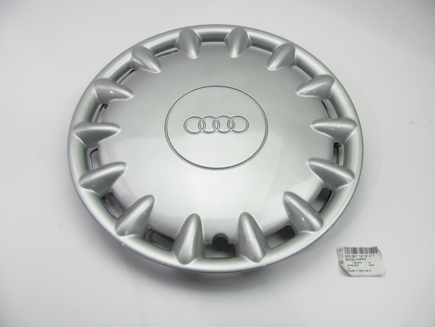 NEW OEM Audi 8D0601147BZ17 Wheel Cover (Single) Hub Cap For 15'' Steel Wheel