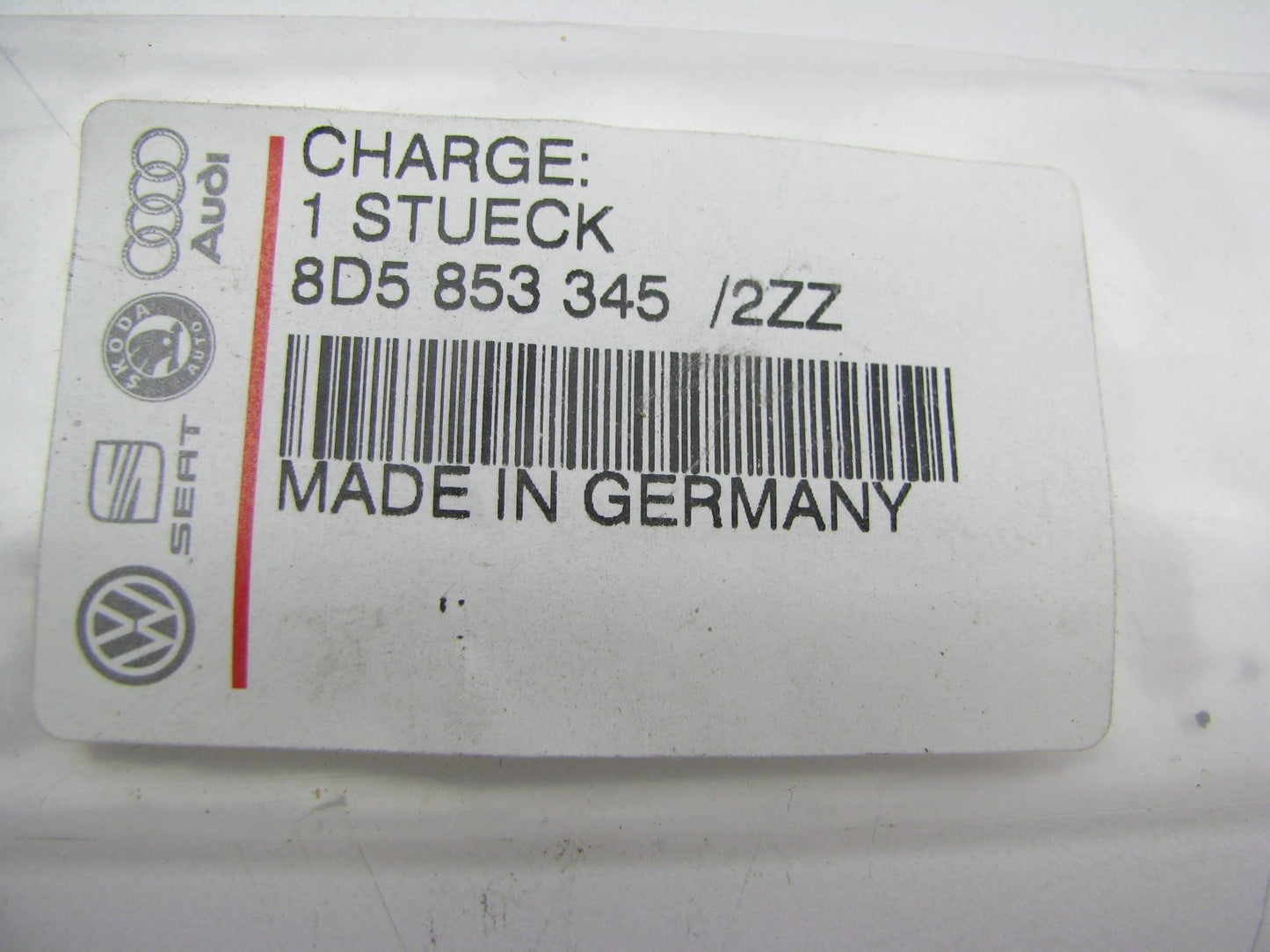 NEW GENUINE Left Drivers Side Rear Quarter Window Lower Moulding 98-01 Audi A4