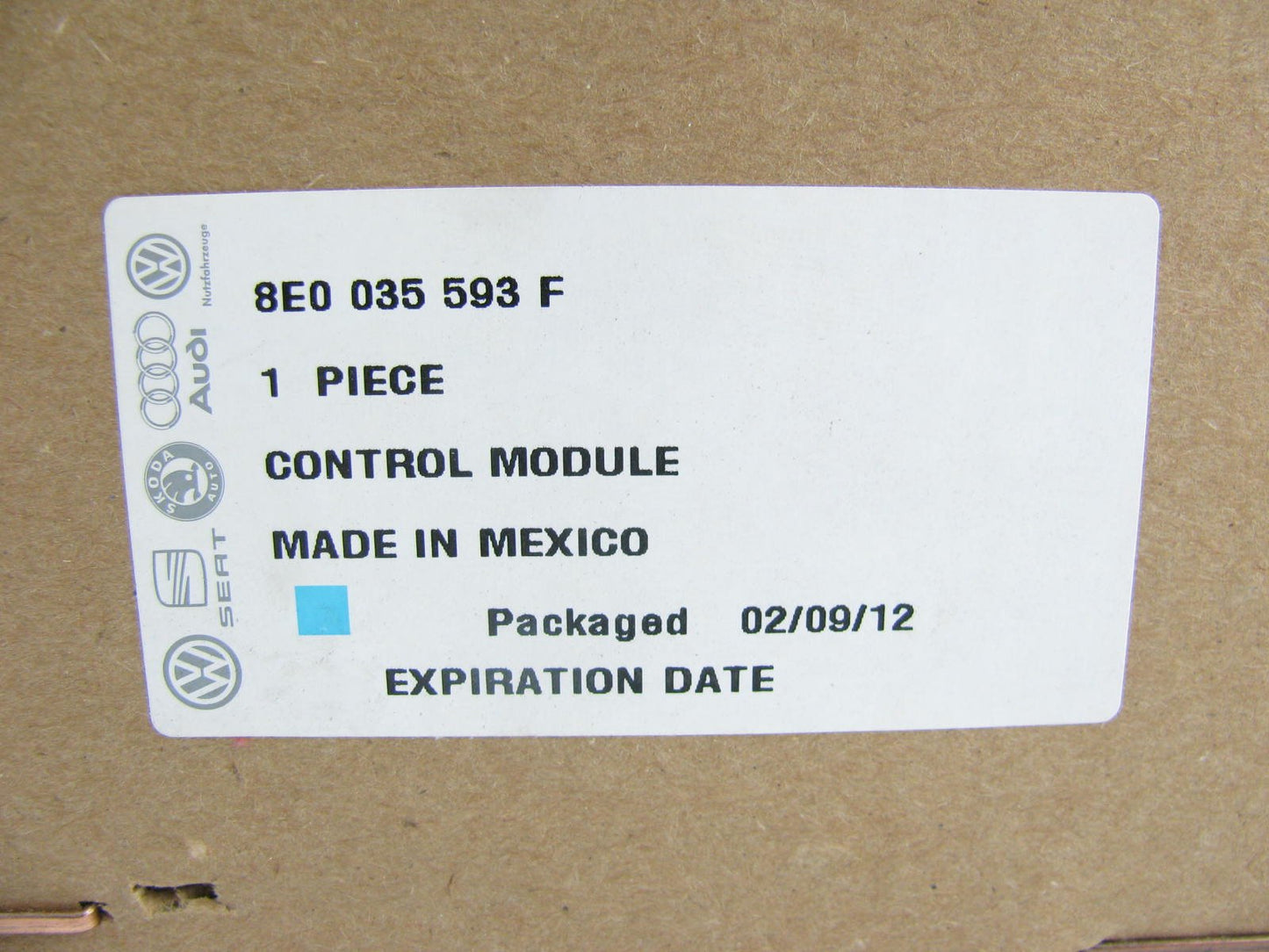 NEW GENUINE Satellite Radio Control Unit Module OEM Audi Volkswagen 8E0035593F