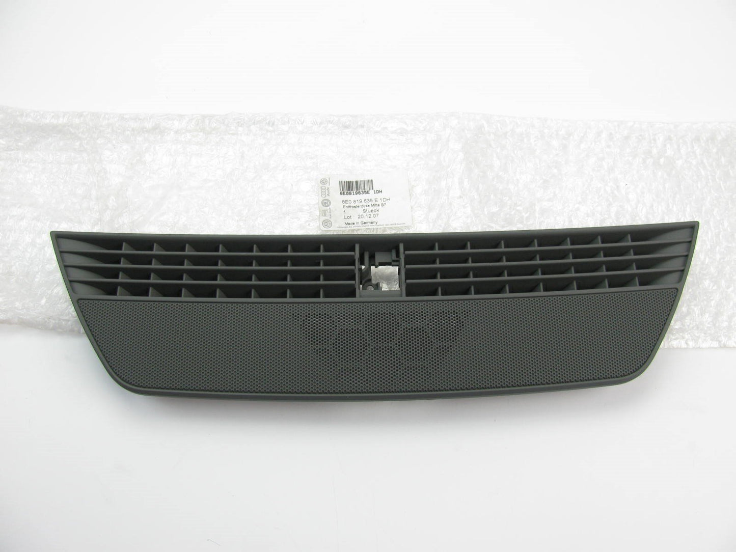 NEW GENUINE Windshield Defroster Air Vent Grille OEM Audi GRAY 8E0819635E1DH