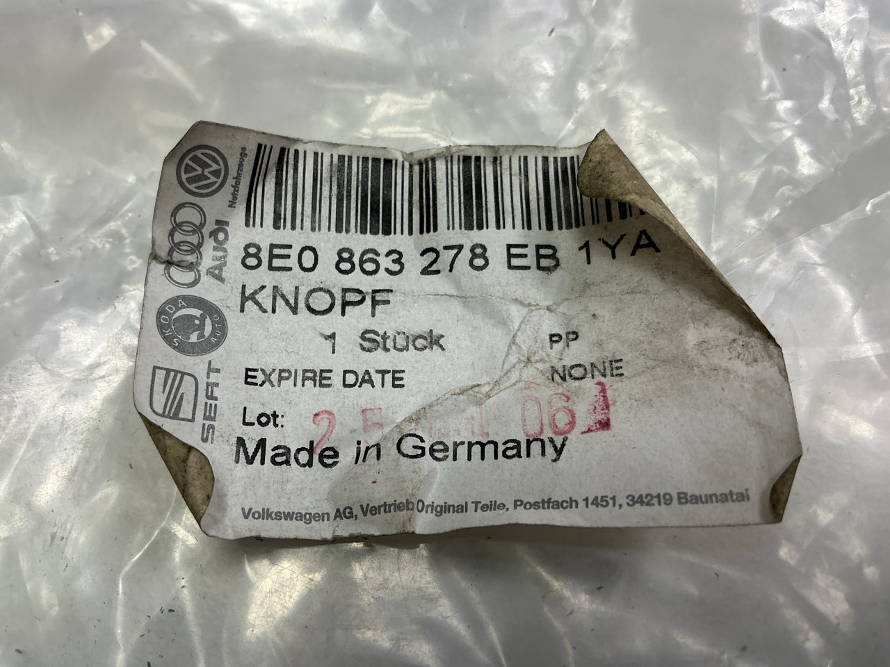 NEW - OEM VW Audi 8E0863278EB1YA 6-speed Manual Transmission Shift Boot & Knob