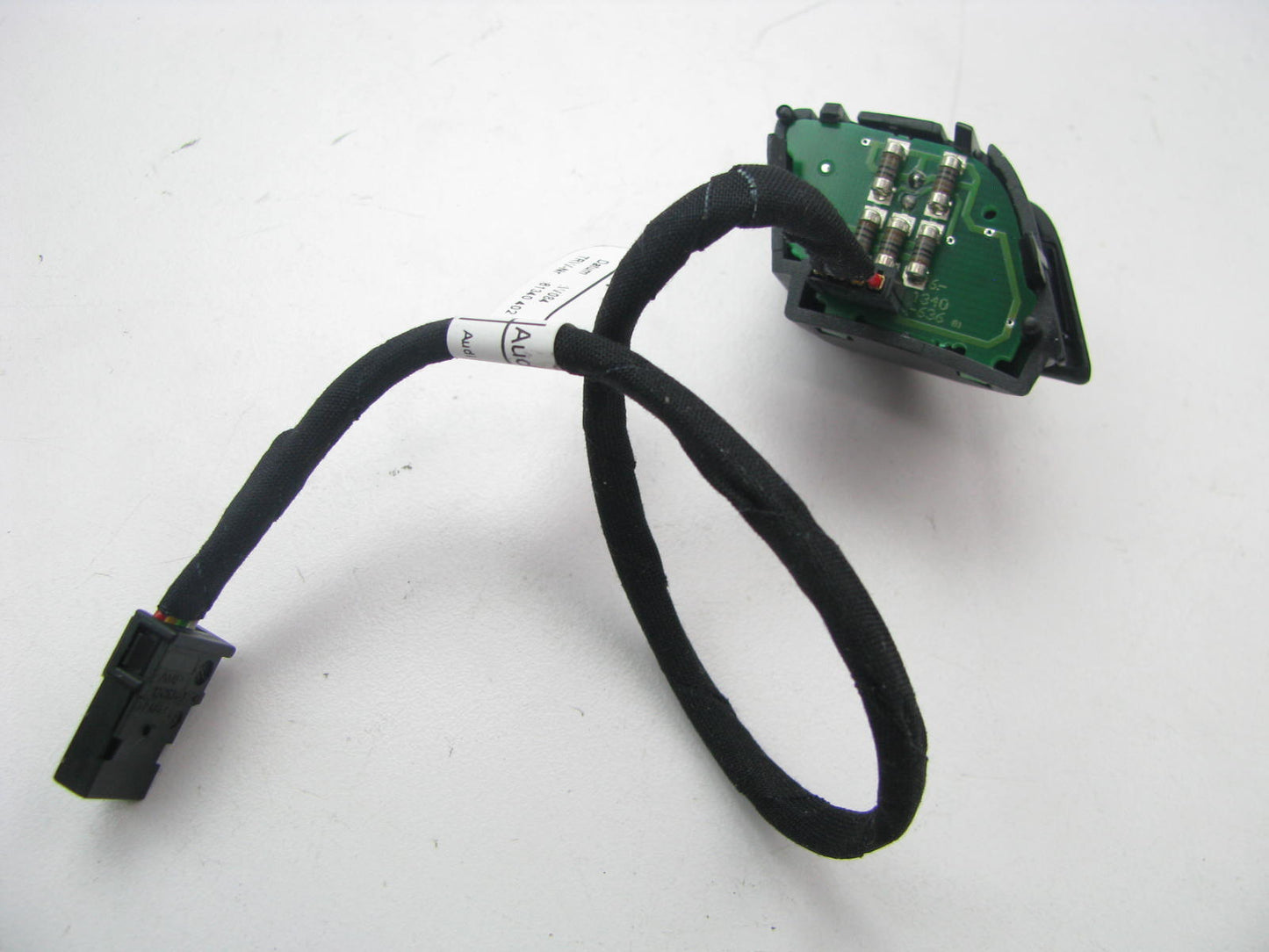 NEW - OEM VW Audi 8E0951527P5PR Steering Volume Switch - Right