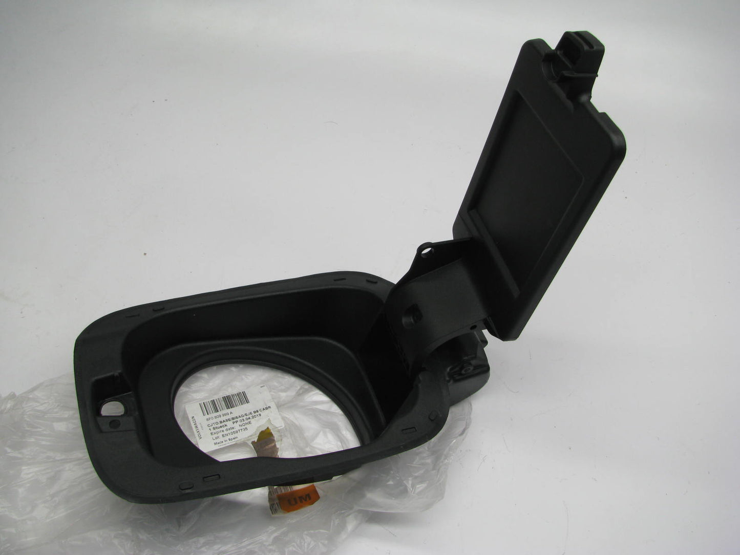 NEW Fuel Filler Door Insert 8F0809999A For 2010-2017 Audi Convertible