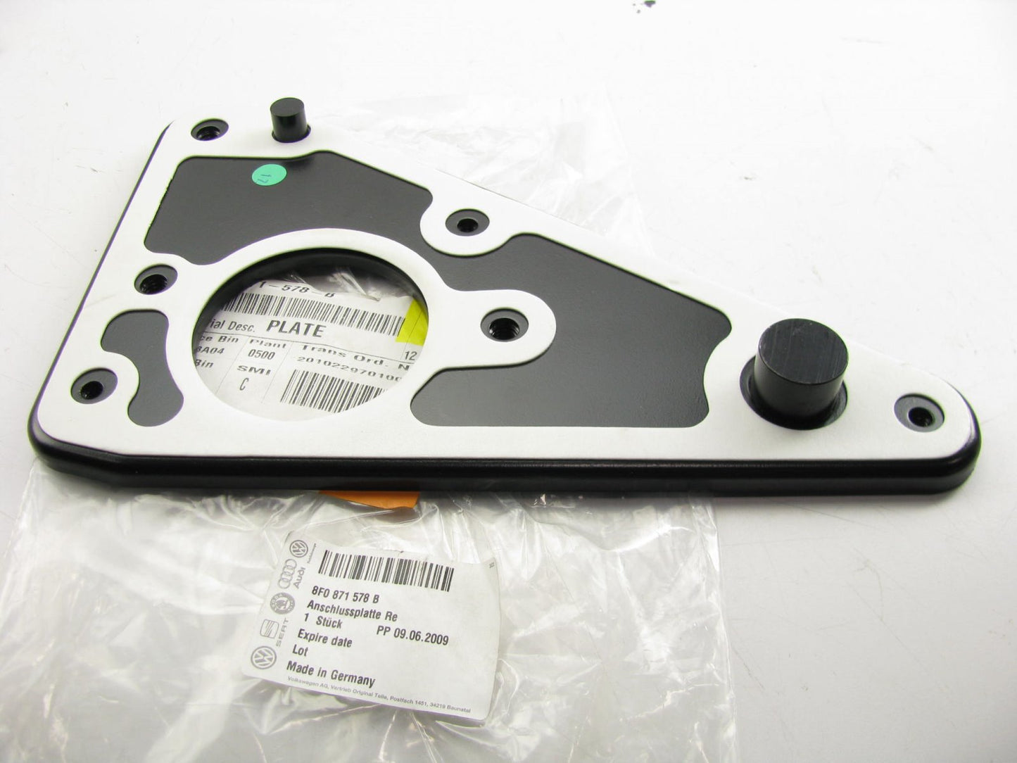 New OEM Right Passenger Side Convertible Top Mount Carrier Plate Audi 8F0871578B