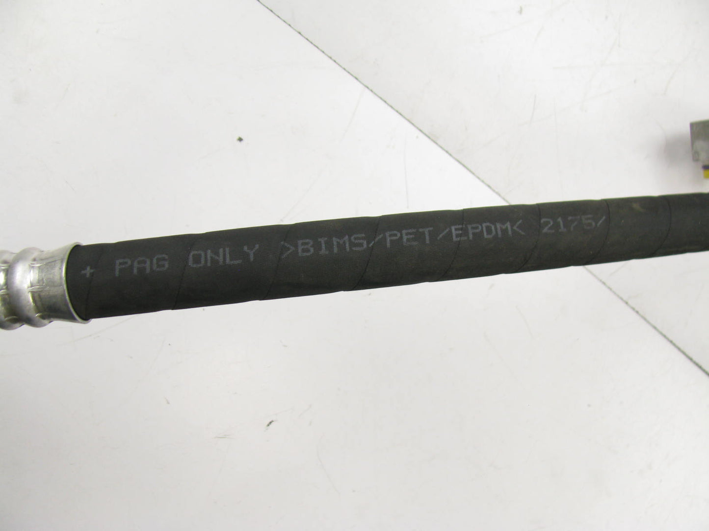 NEW GENUINE A/C Suction Line Hose OEM 08-09 Audi TT Quatro 3.2L V6 8J0820743E