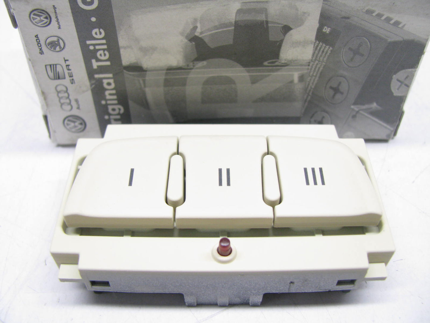 NEW - OEM VW Audi 8K0959719BBF1 Garage Door Homelink Control Switch Assembly