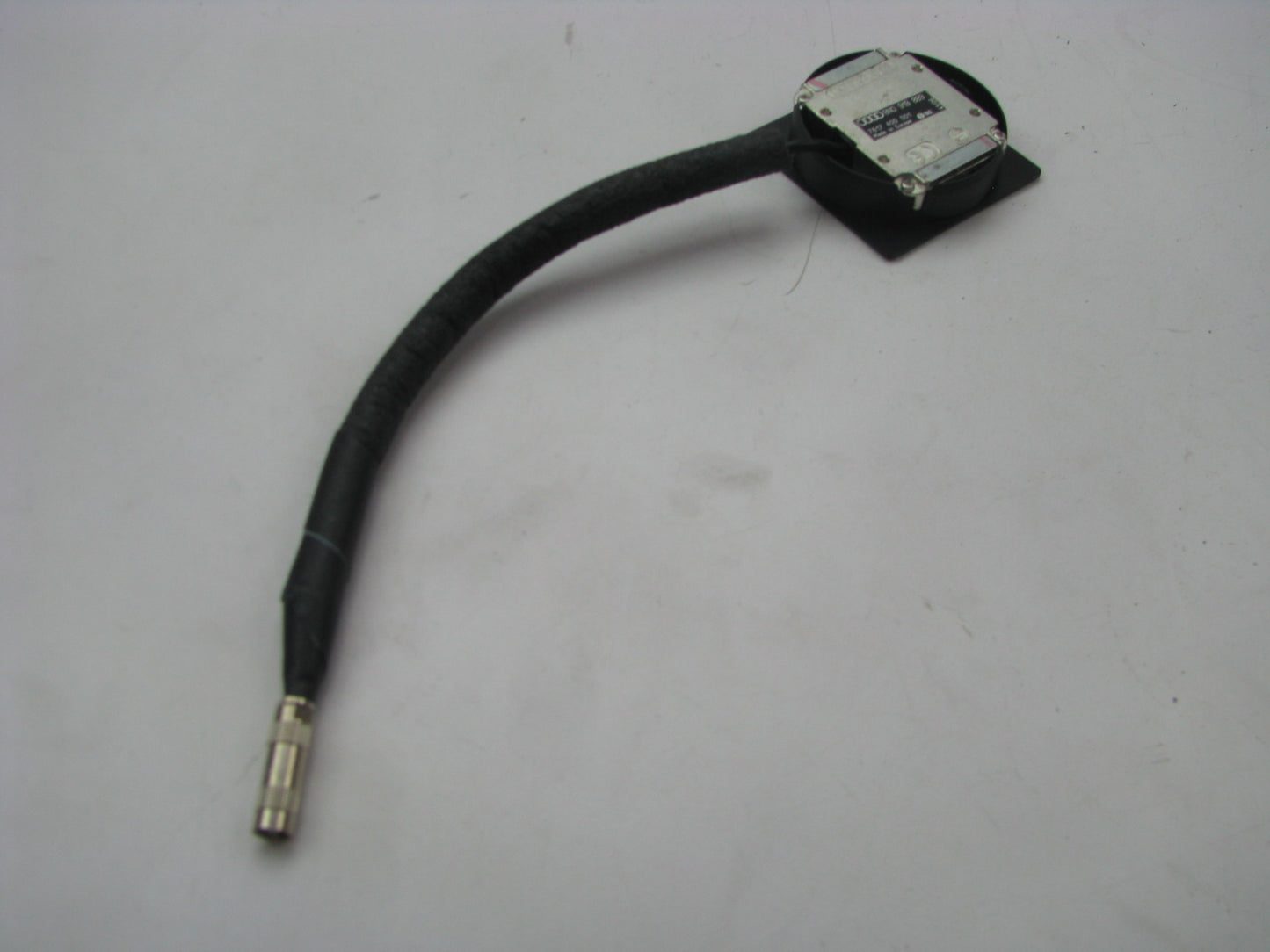NEW - OEM VW Audi 8N0919889 GPS Navigation System Aerial Antenna 1999-2006 TT