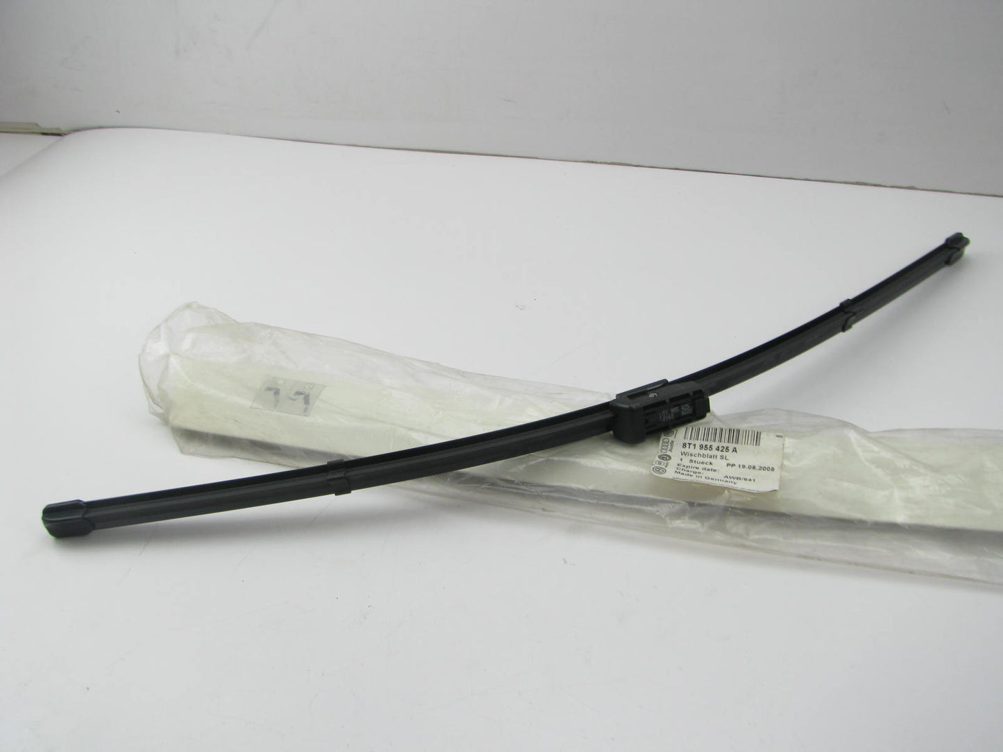 NEW GENUINE OEM VW Audi 8T1955425A Left Windshield Wiper Blade