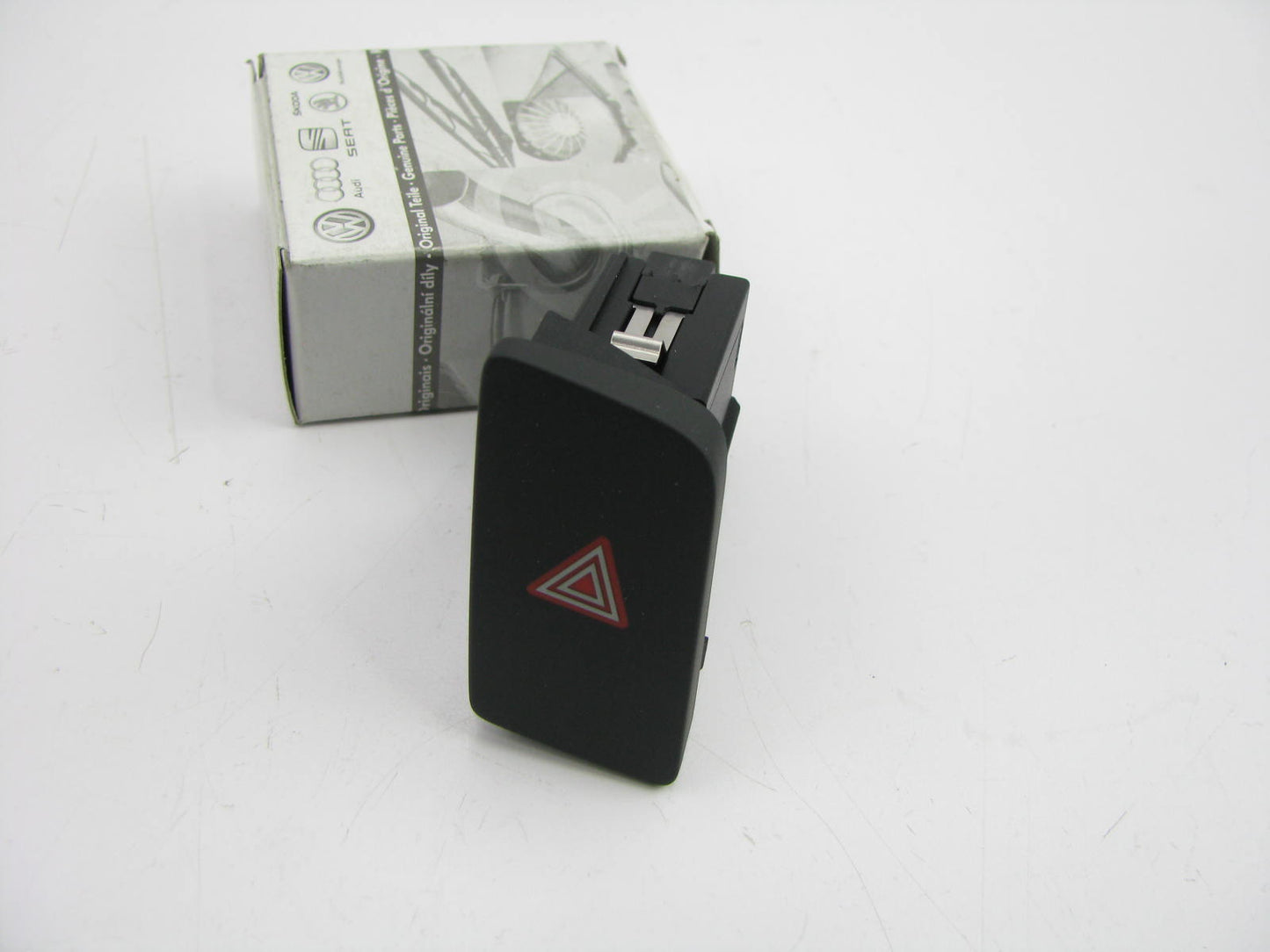 NEW - OEM VW Audi 8U19415095PR Hazard Warning Light Switch 2015-2018 Q3