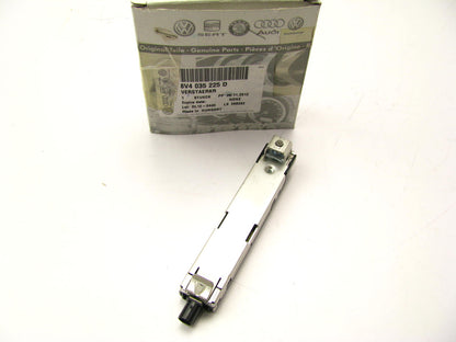 NEW GENUINE Radio Antenna Booster Amplifier OEM 15-18 Audi A3, 15-18 A3 Quattro