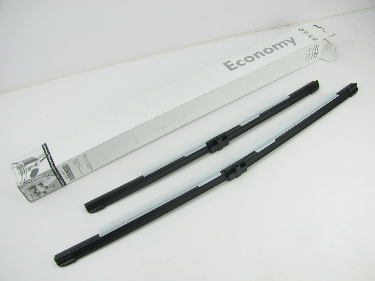 NEW GENUINE OEM VW Golf Jetta MK5 Pair Of Front Wiper Blades VW # JZW998002D