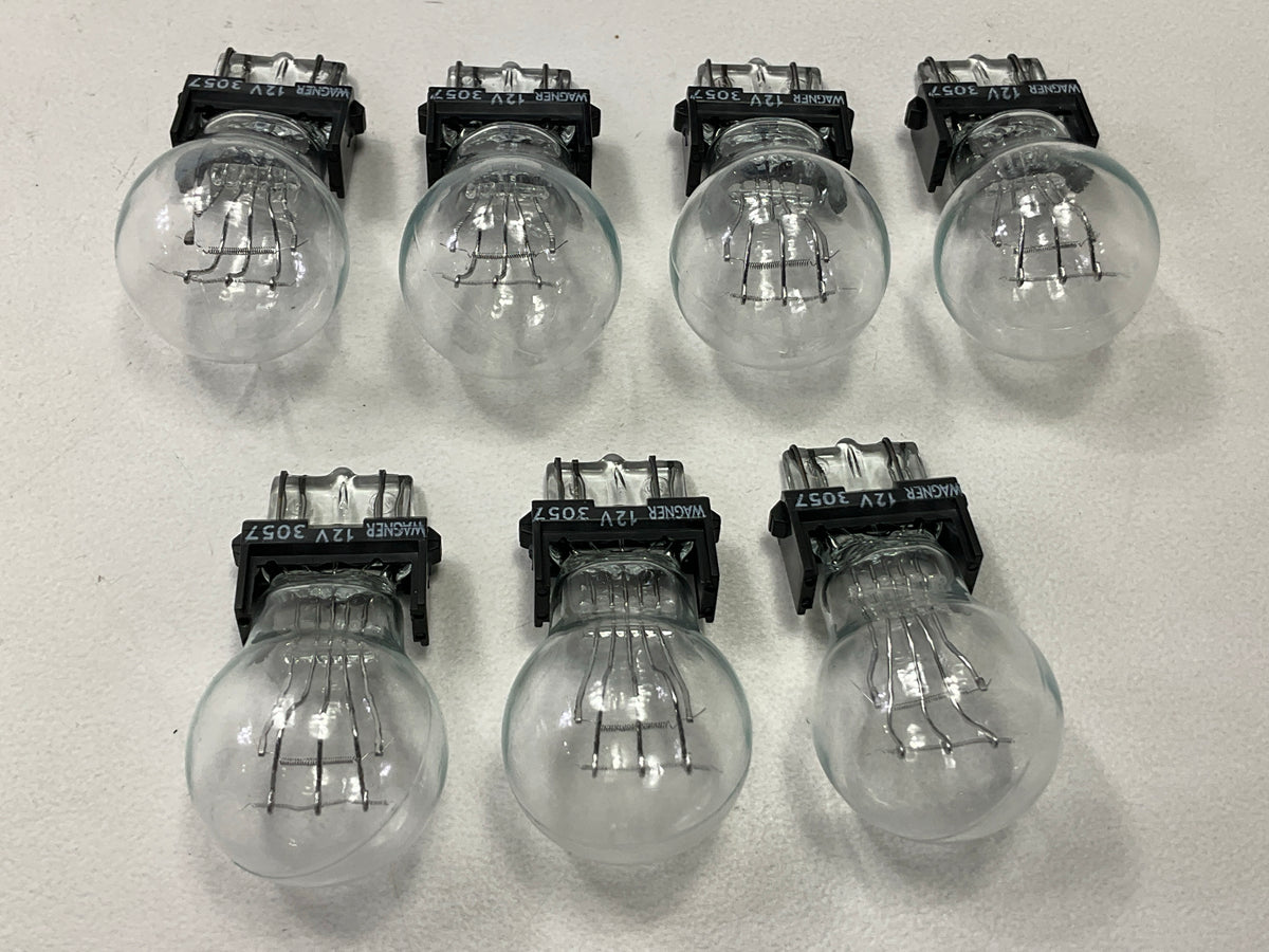 (7) Wagner 3057 Light Bulb 12 V - 32.2 CP