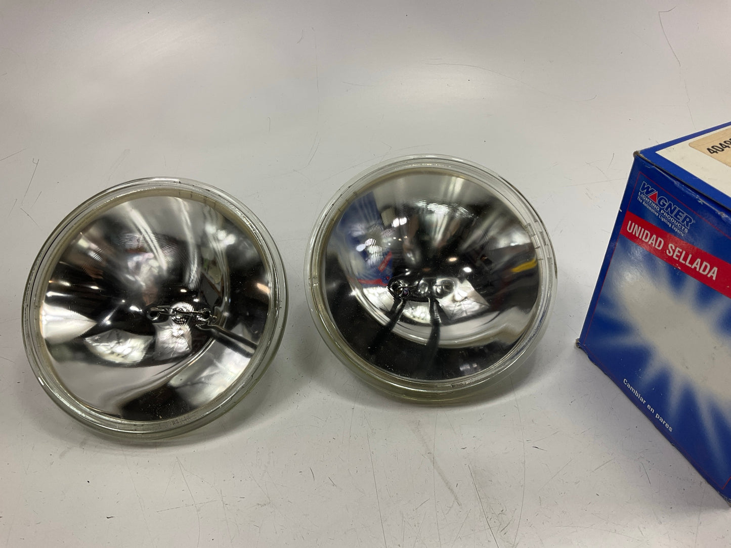 (2) Wagner 4049S 13V 150W Sealed Beam Light Bulb Replacement Lamp