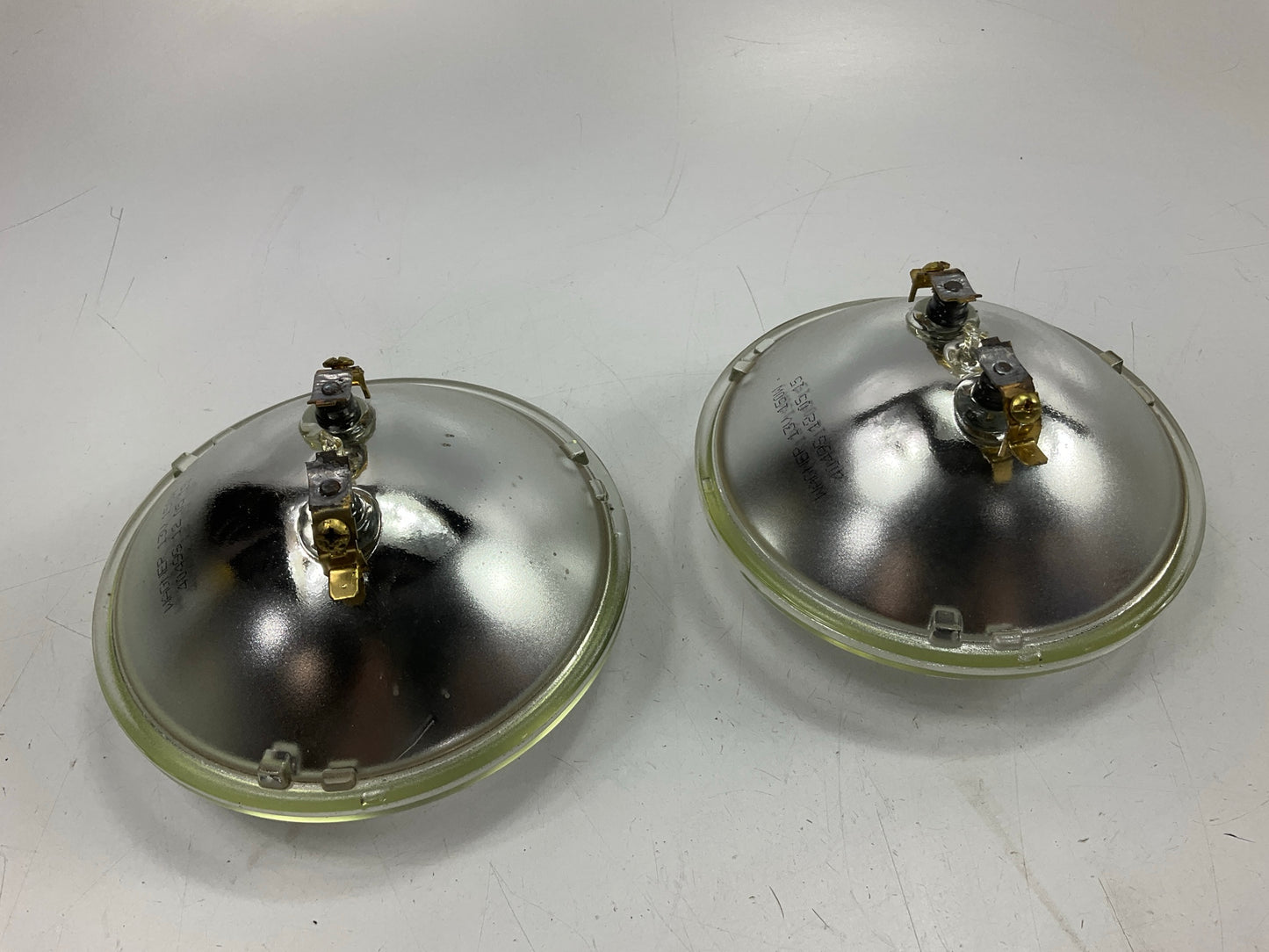 (2) Wagner 4049S 13V 150W Sealed Beam Light Bulb Replacement Lamp