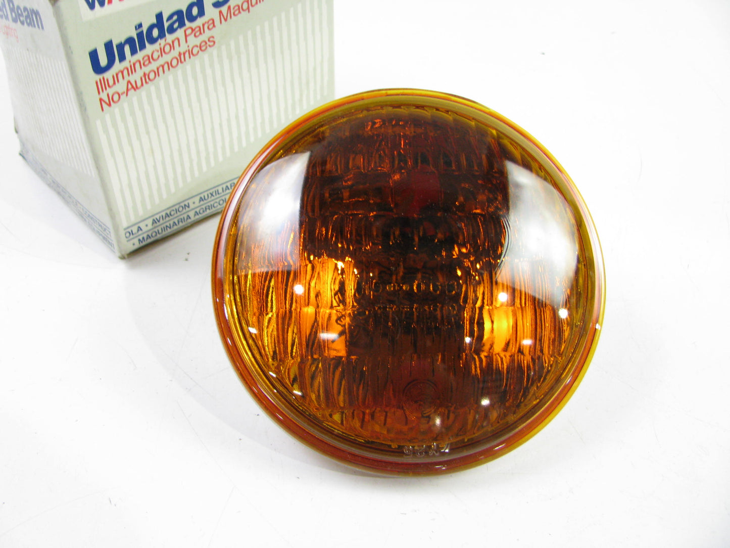 Wagner 4414A Amber Sealed Beam Lamp Light Bulb, PAR36 18 Watt, 12 Volt