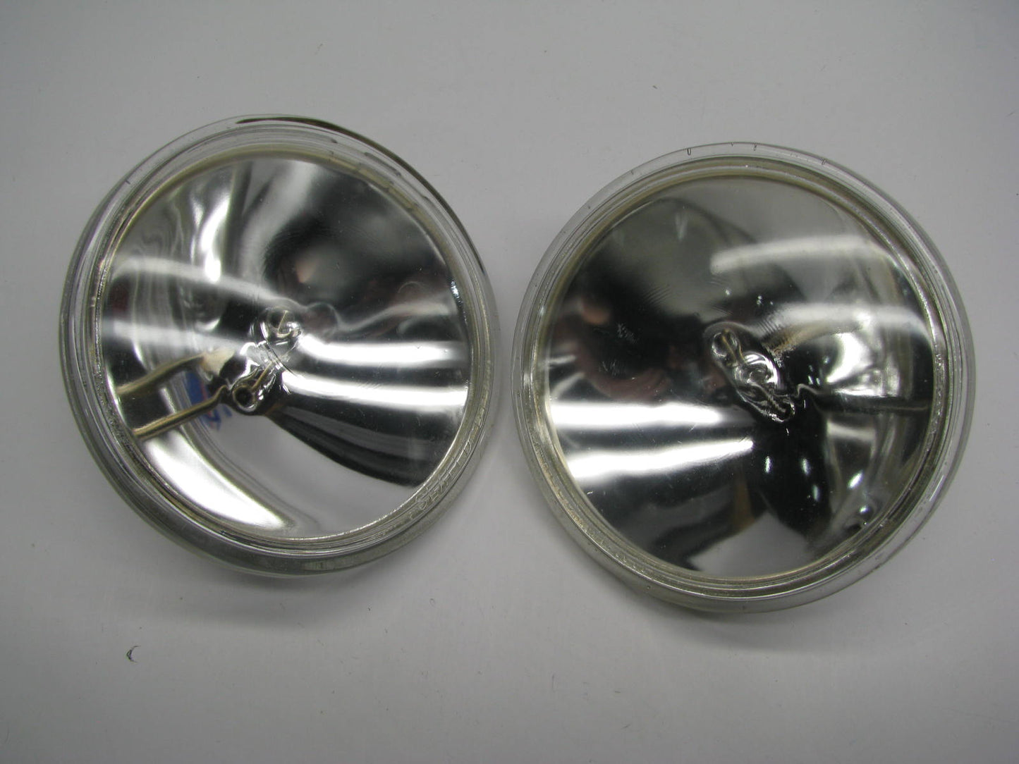 (2) Wagner 4416 12V 30W Sealed Beam Spot Light Bulb