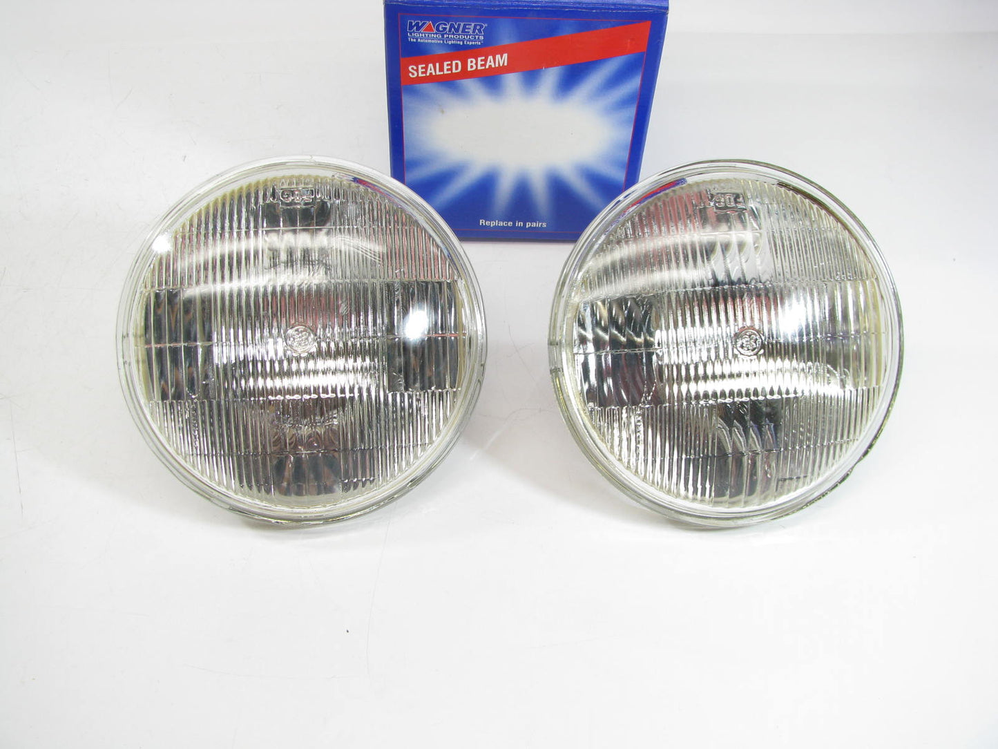 (2) Wagner 4551 Sealed Beam Aviation Taxiing Lamp Light Bulb 28V PAR46 250 Watt