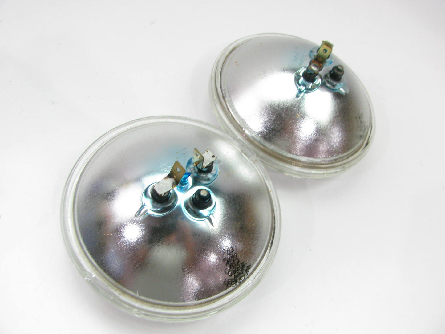 (2) Wagner 4880 Sealed Beam Headlamp Headlight Bulb 28V 60W