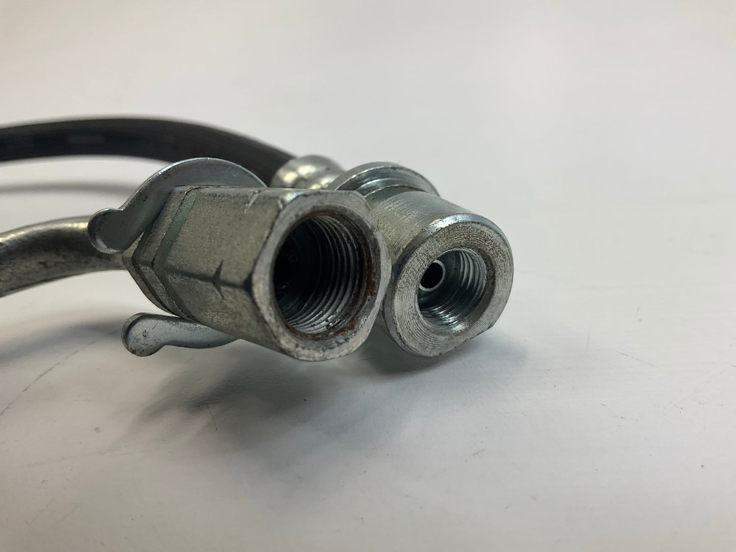 Wagner BH145215 Rear Center Brake Hose For 2014-15 Ram 2500, 2014-17 Ram 3500