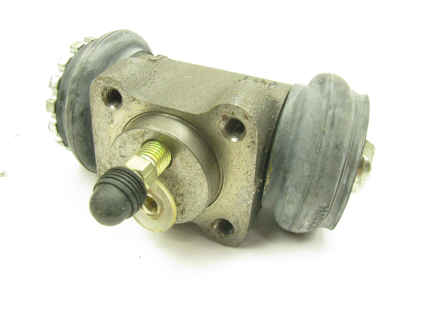 Wagner F100698 Drum Brake Wheel Cylinder - Rear Right Upper