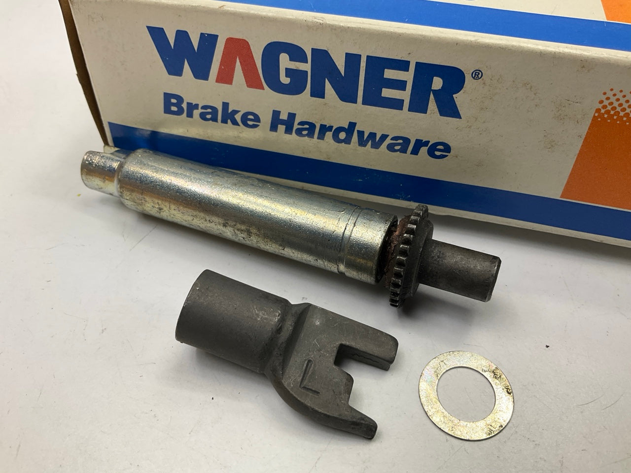 Wagner F104641 Rear Left Drum Brake Adjusting Screw Assembly