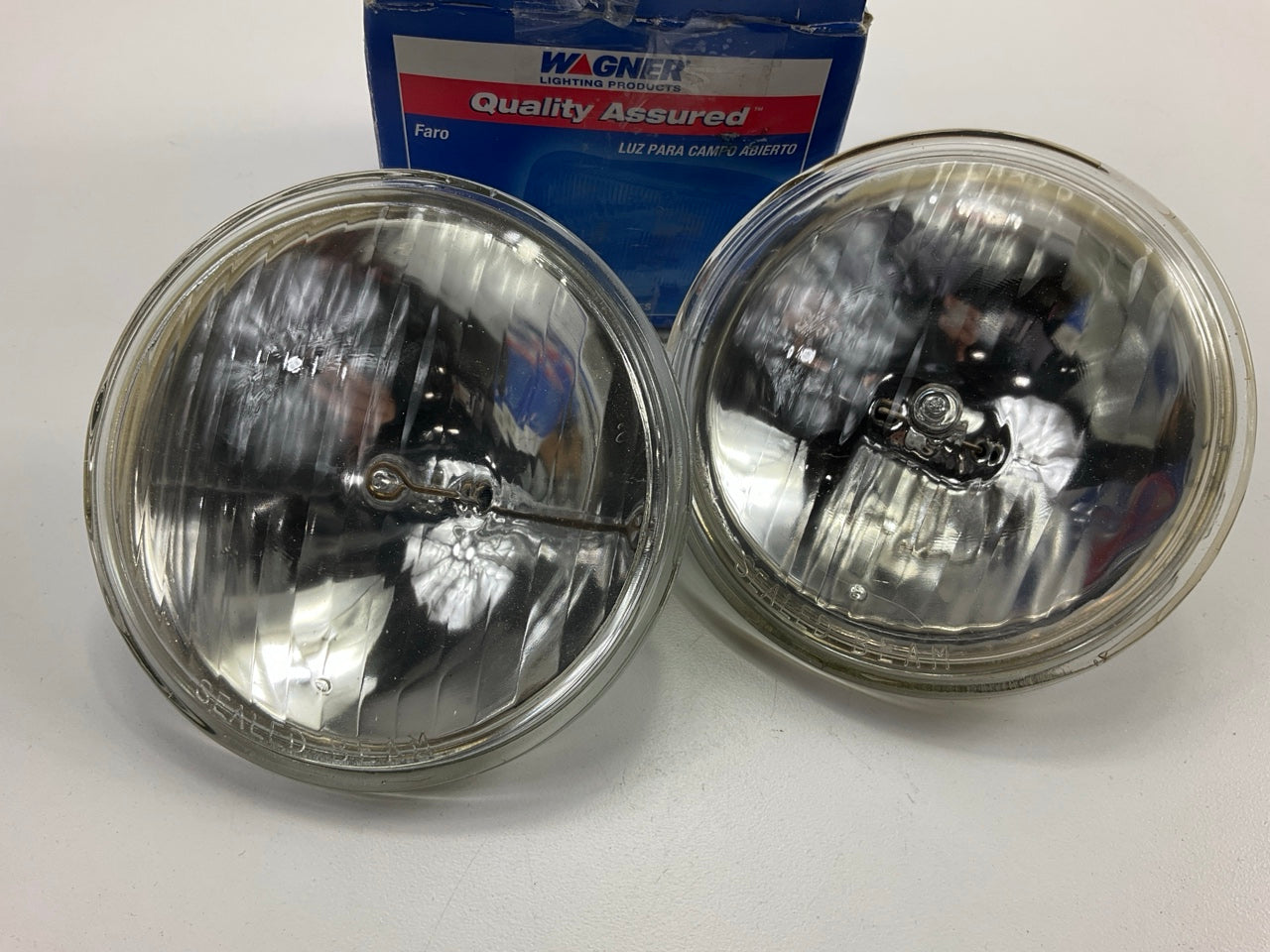 Wagner H7600 Sealed Beam Lamp Light Bulb - PAR36 12V 37.5w - PAIR