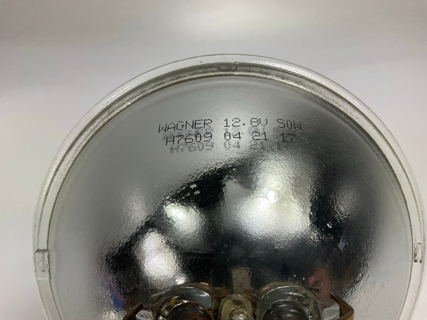 (2) Wagner Lighting H7609 PAR 46 Sealed Beam Bulb 5 3/4'' (146mm) Dia