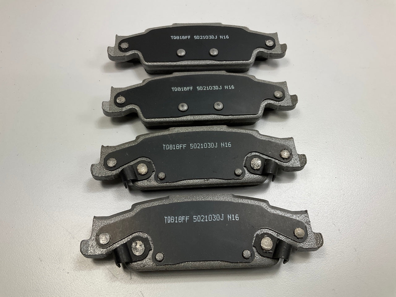 MISSING HARDWARE - Wagner PD922A Rear ThermoQuiet Disc Brake Pads