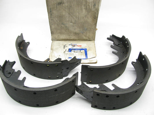 Wagner Z452R Drum Brake Shoes - 13'' X 3.5''