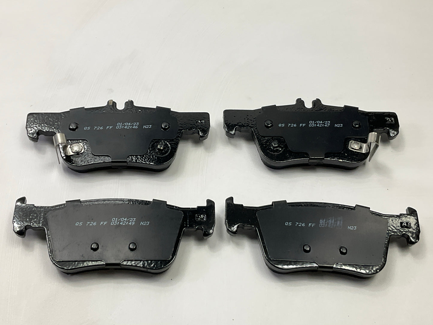 MISSING HARDWARE - Wagner ZD2102 Rear Ceramic Disc Brake Pads