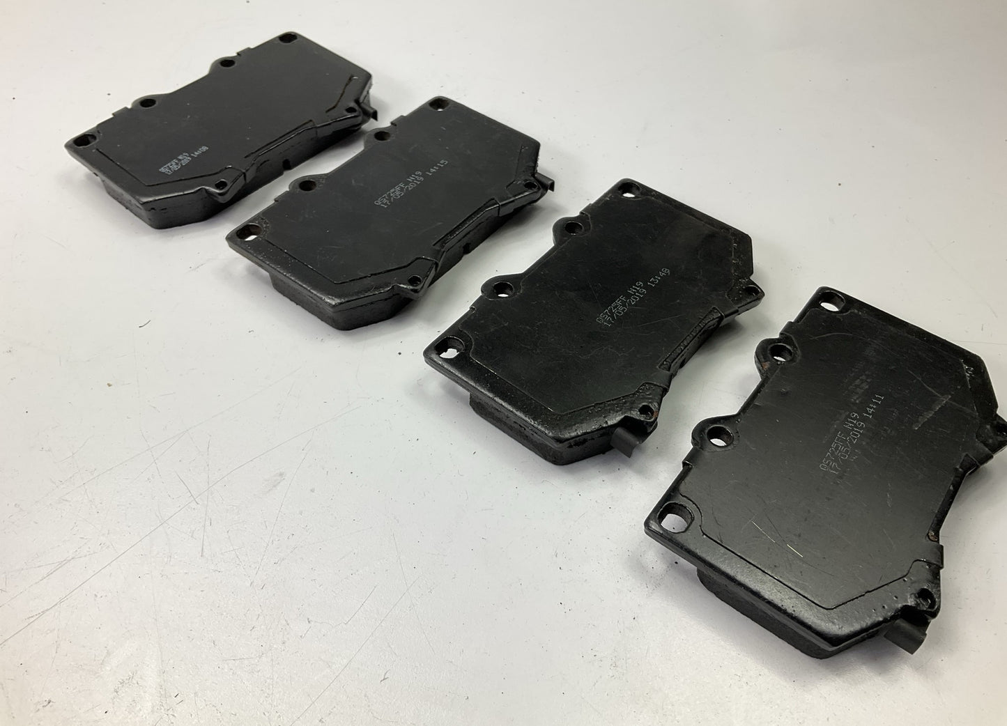 Wagner ZD812 Front Disc Brake Pads 2001-2003 Sequoia, Tundra - MISSING HARDWARE