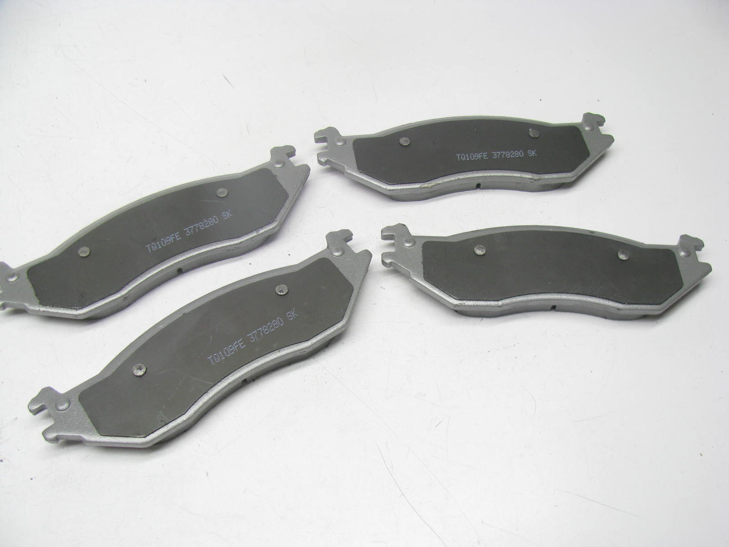 Wagner ZX1045 Semi-Metallic Disc Brake Pads For 2004-2007 Ford E-150