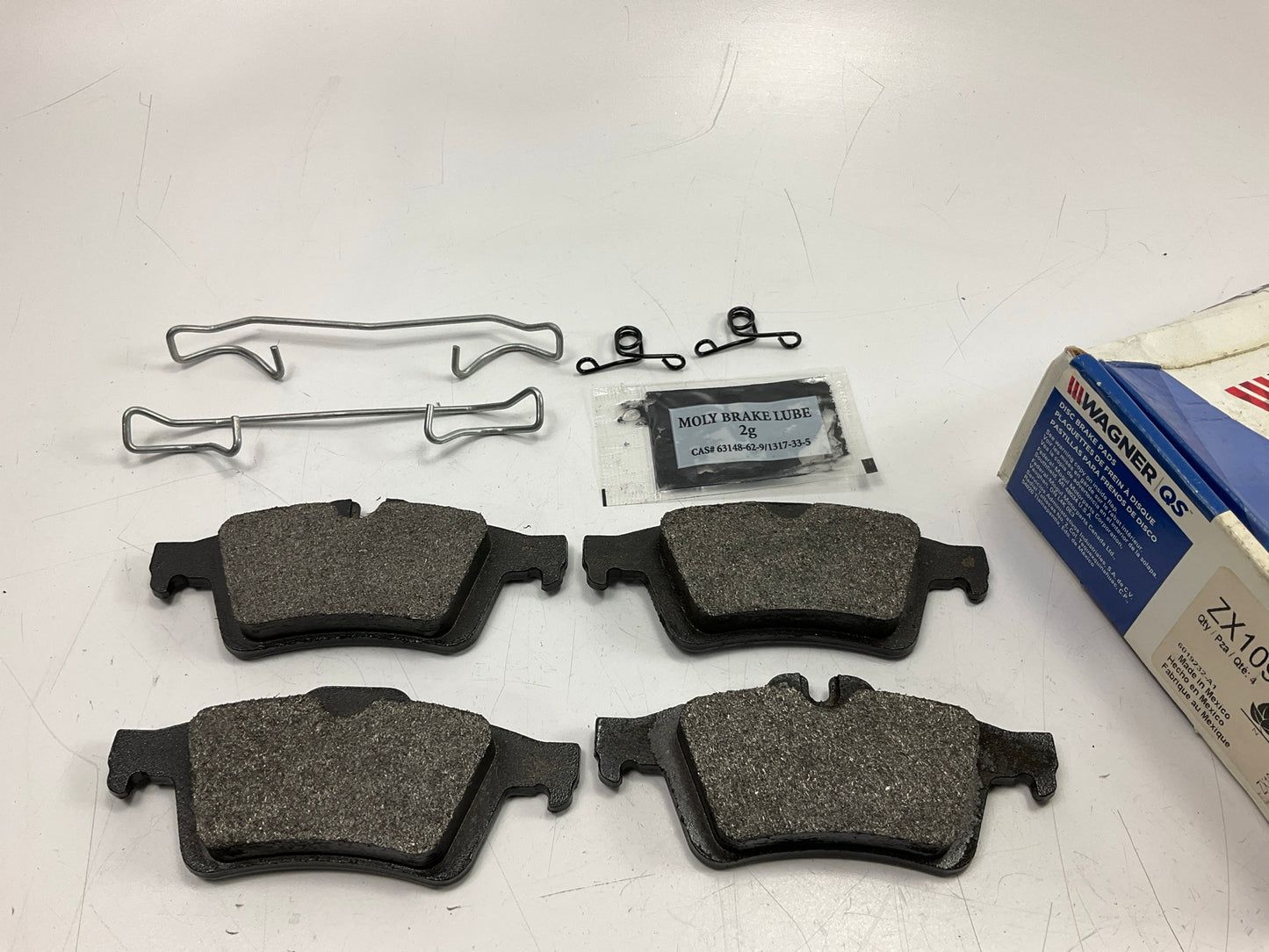 Wagner ZX1095A Rear Semi-Metallic Disc Brake Pads