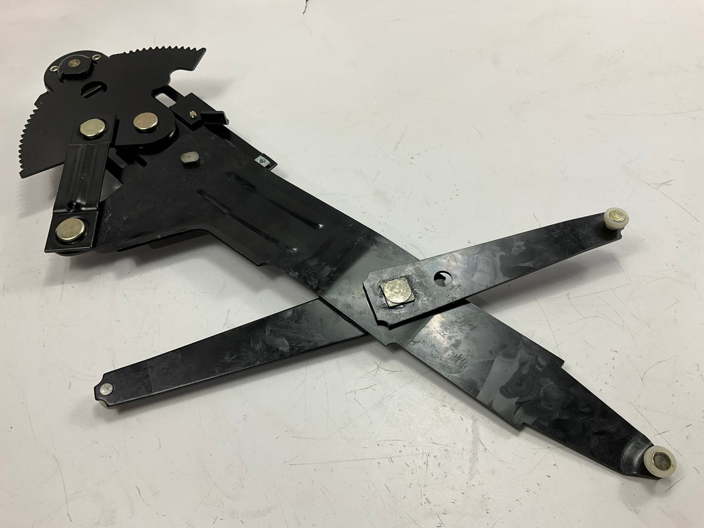 WAI WMR5234R Right Window Regulator - 1968-1969 Chevy Camaro, Pontiac Firebird