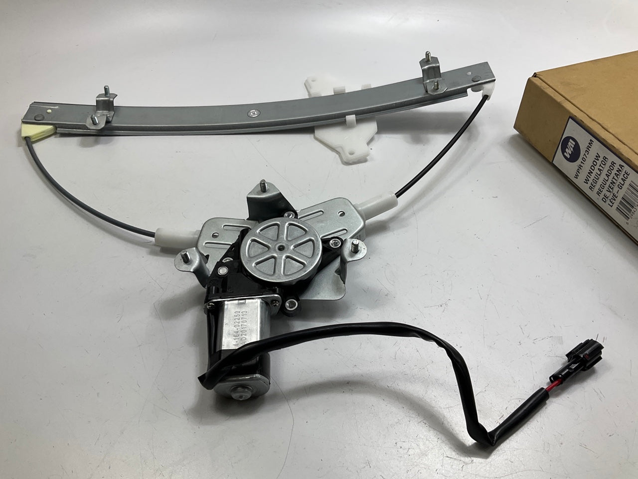 WAI WPR1073RM Front Right Passenger Side Power Window Regulator & Motor Assembly