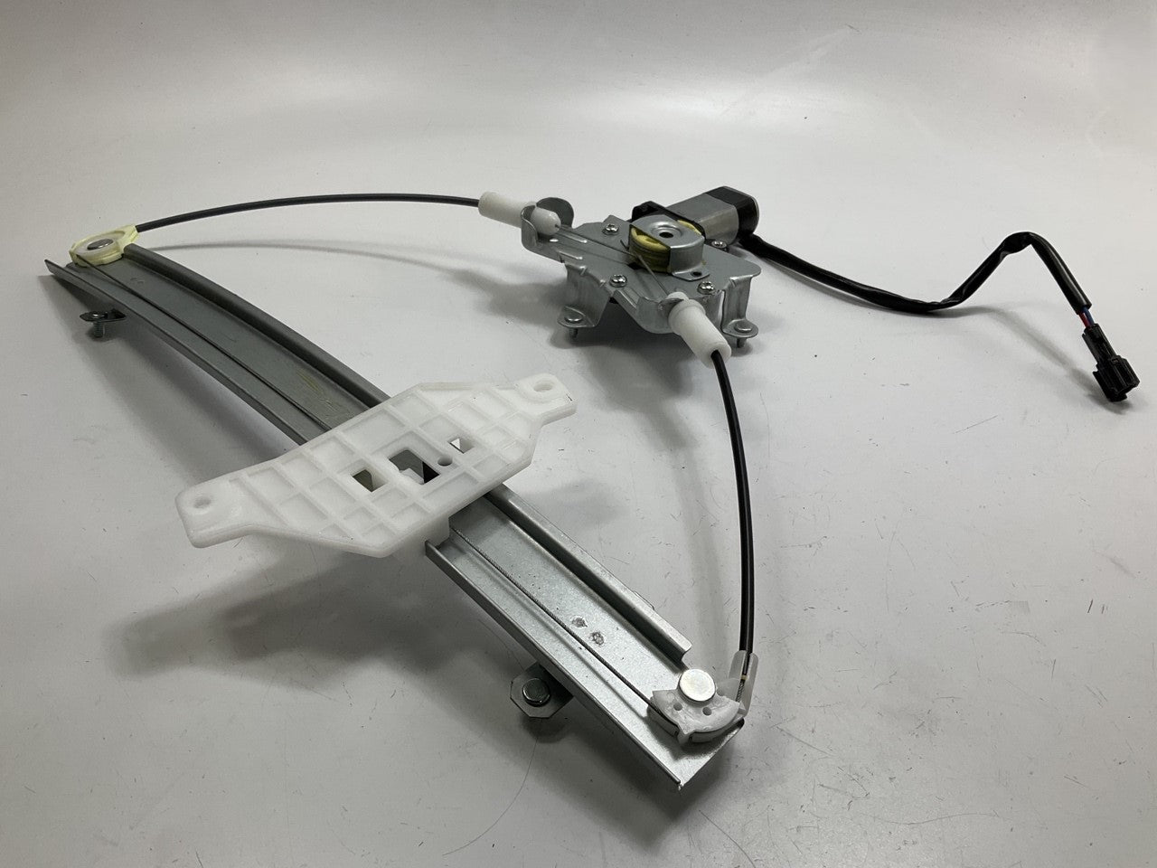 WAI WPR1073RM Front Right Passenger Side Power Window Regulator & Motor Assembly