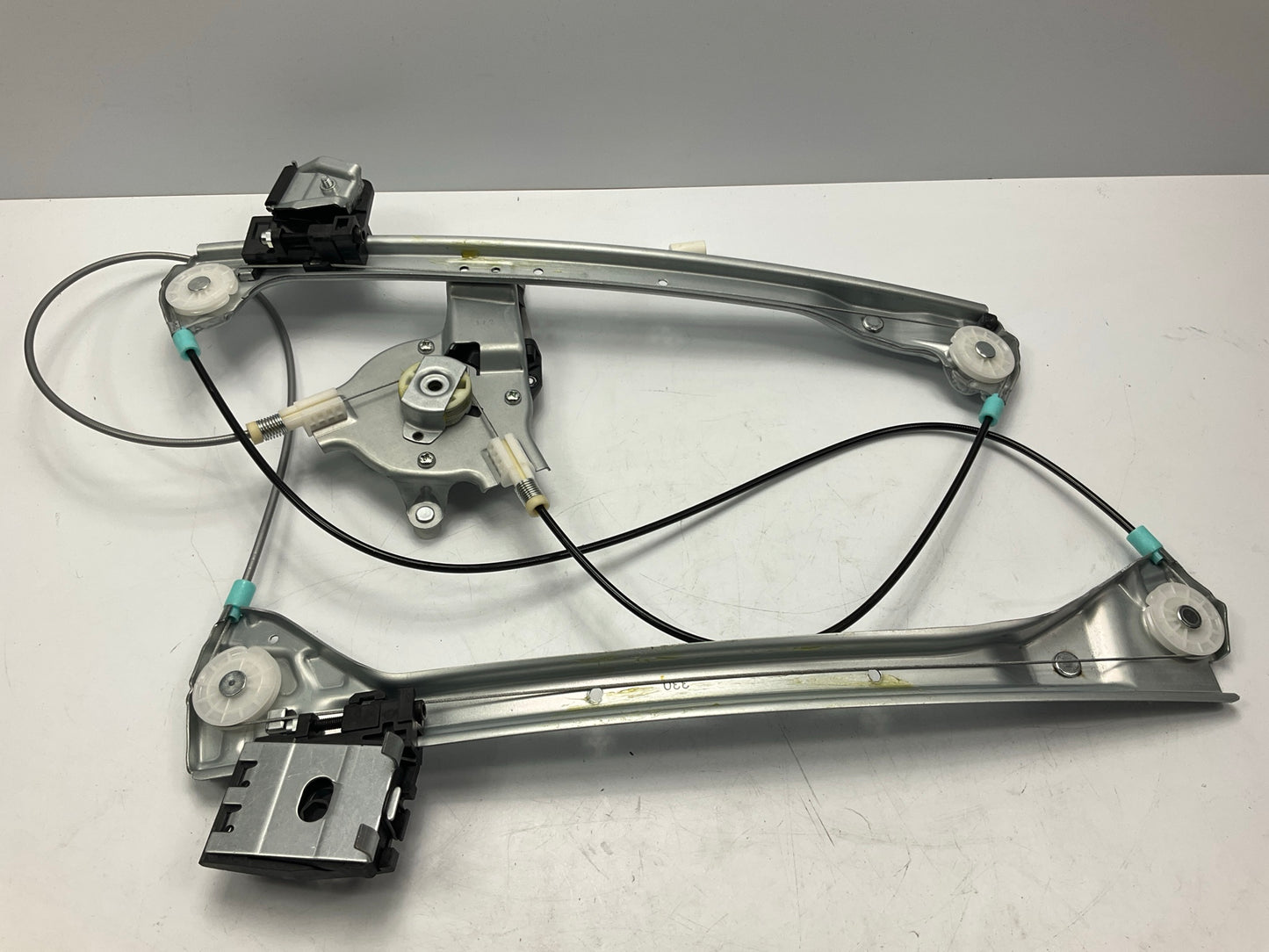 WAI WPR1165RM Front Right Power Window Motor And Regulator Assembly