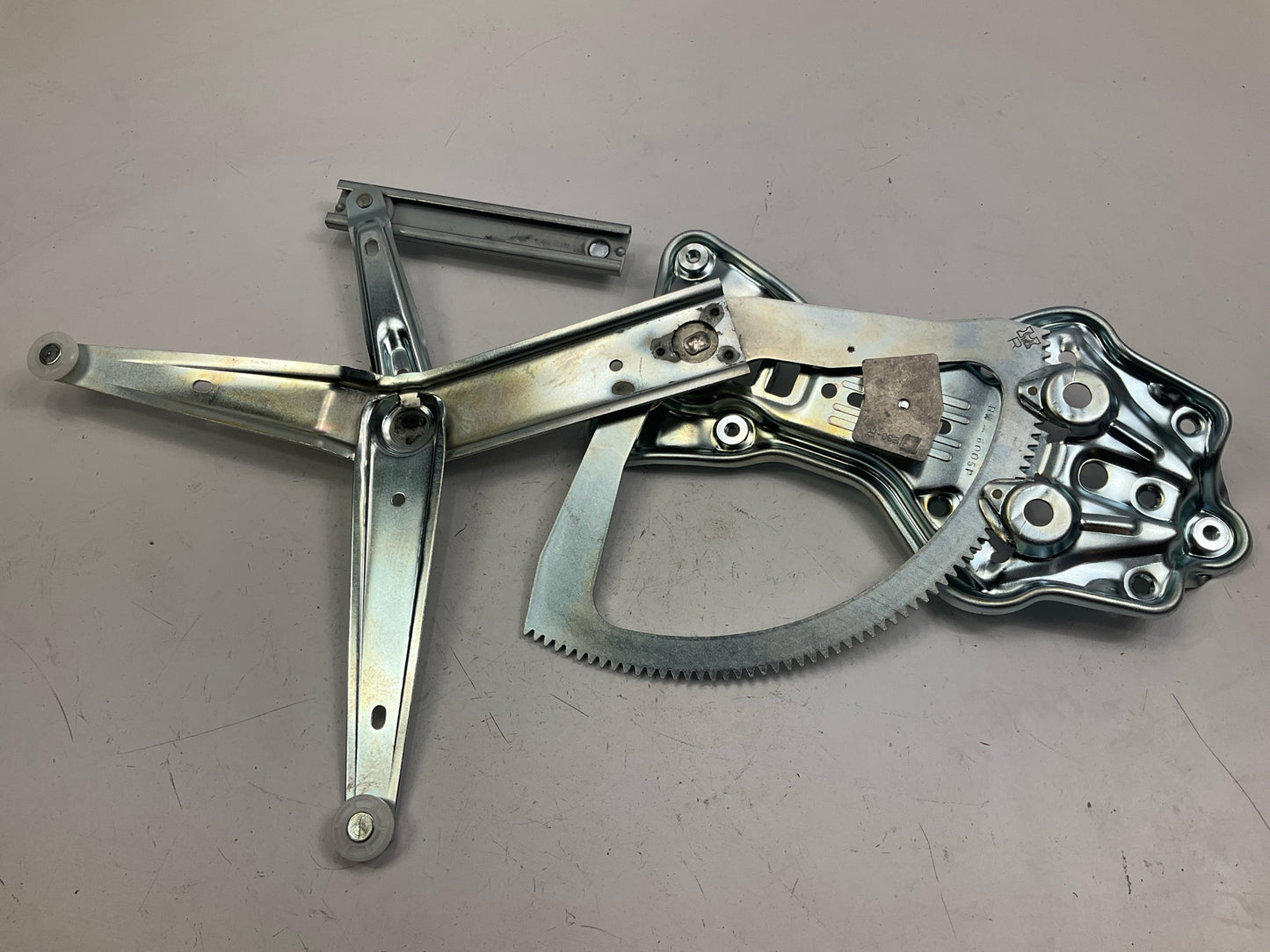 WAI WPR5458R Front Right Power Window Regulator  (Regulator Only)