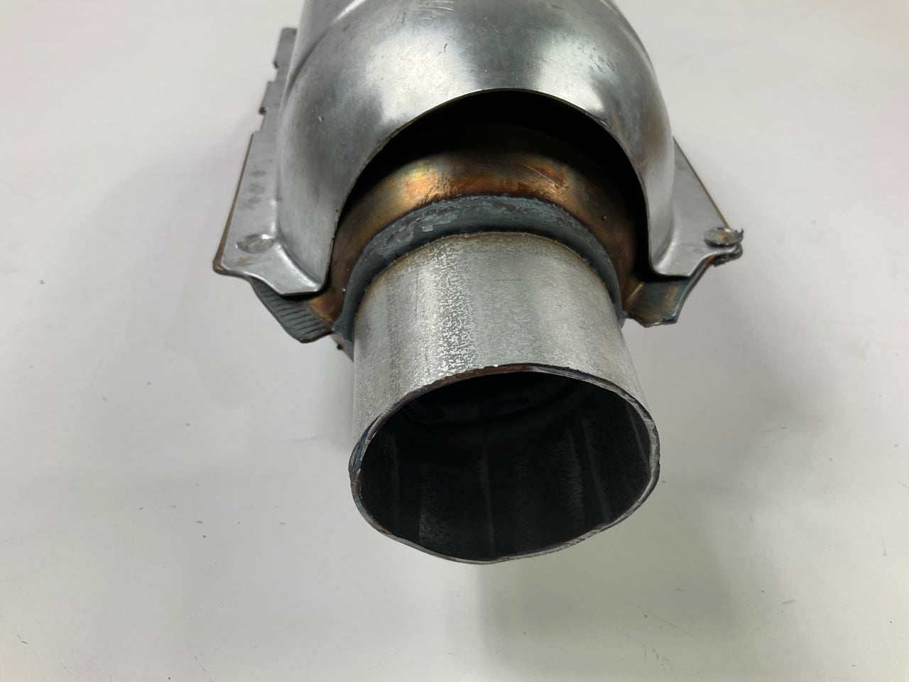 Walker EPA 15026 Universal Catalytic Converter 2'' Inlet, 2'' Outlet