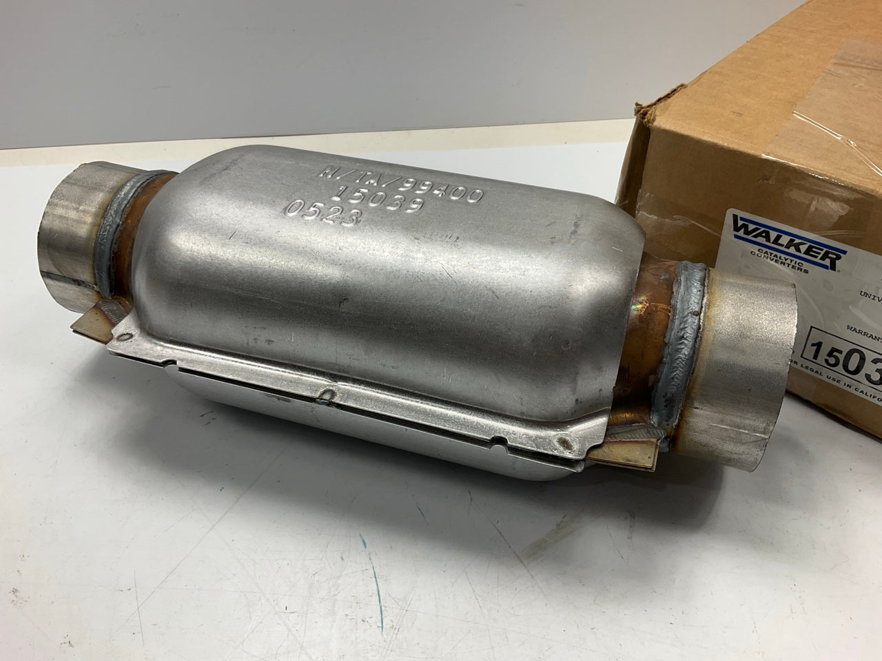 Walker 15039 Universal Catalytic Converter (3'' Inlet / Outlet) - FEDERAL ONLY