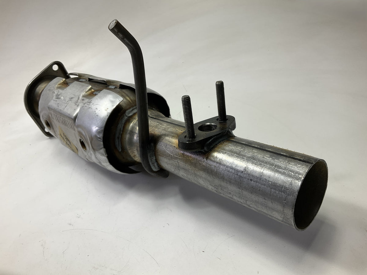 Walker 16121 Rear Catalytic Converter 1999-2003 RX300, 2001-2003 Highlander