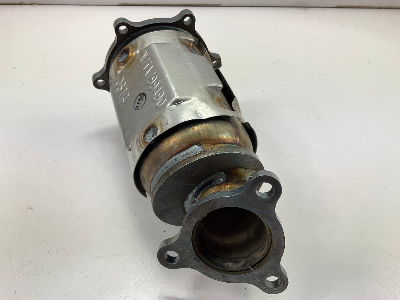 Walker 16133 Direct Fit EPA Compliant Catalytic Converter For 98-01 Altima 2.4L