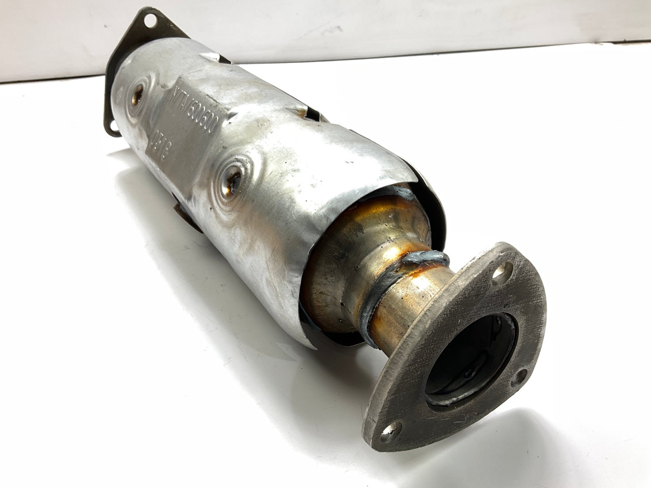 Walker 16323 Direct Fit EPA Compliant Catalytic Converter